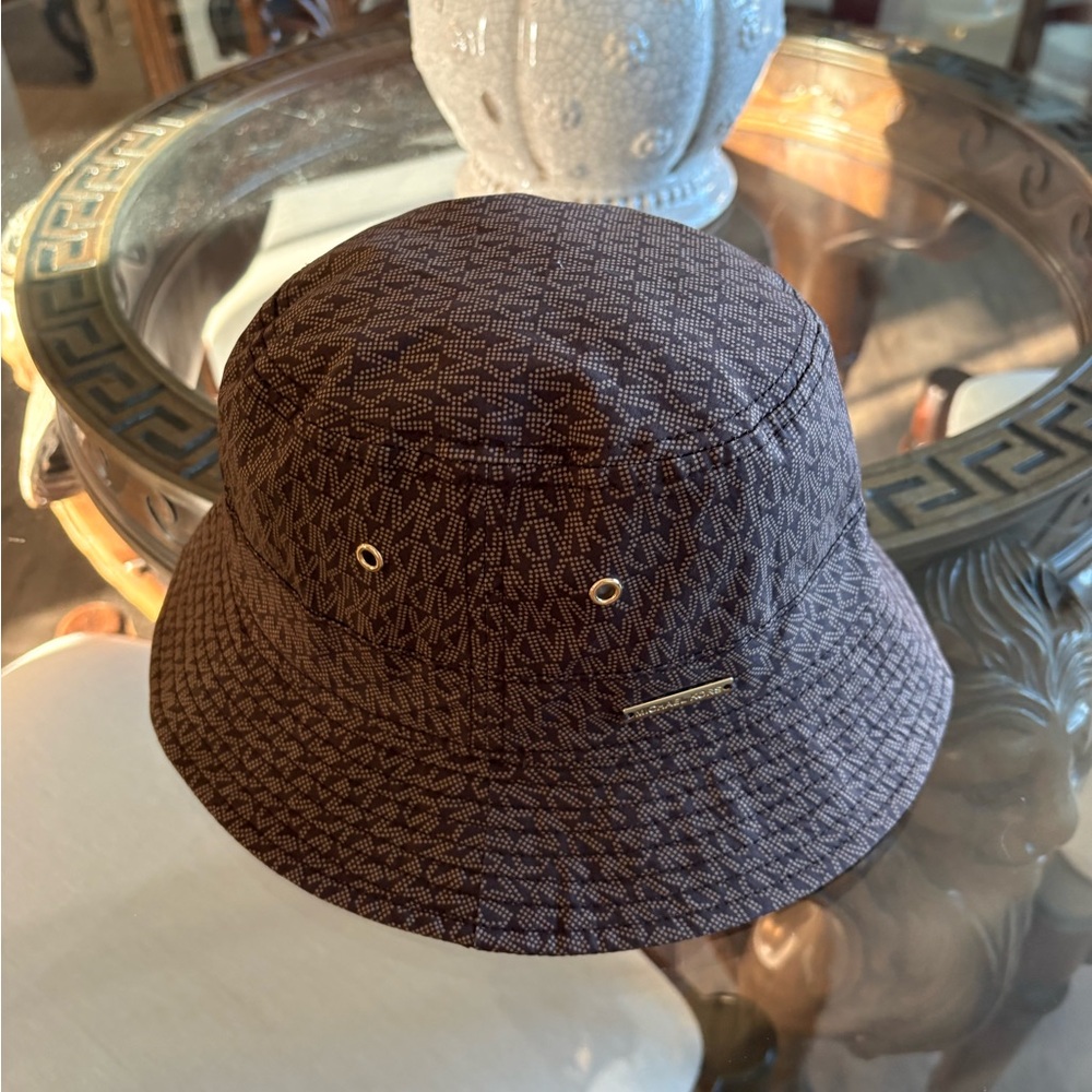 🤎🤎MICHAEL KORS CHOCOLATE BROWN LOGO BUCKET HAT! 🤎🤎